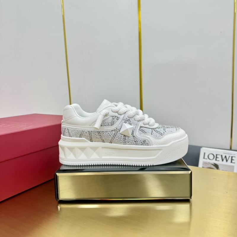 Pra*a casual shoes